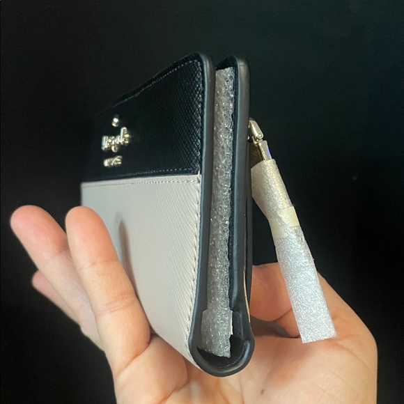 $169 MSRP NWT kate spade Two-Tone Continental Wallet - Black & Light Beige - Picture 4 of 13